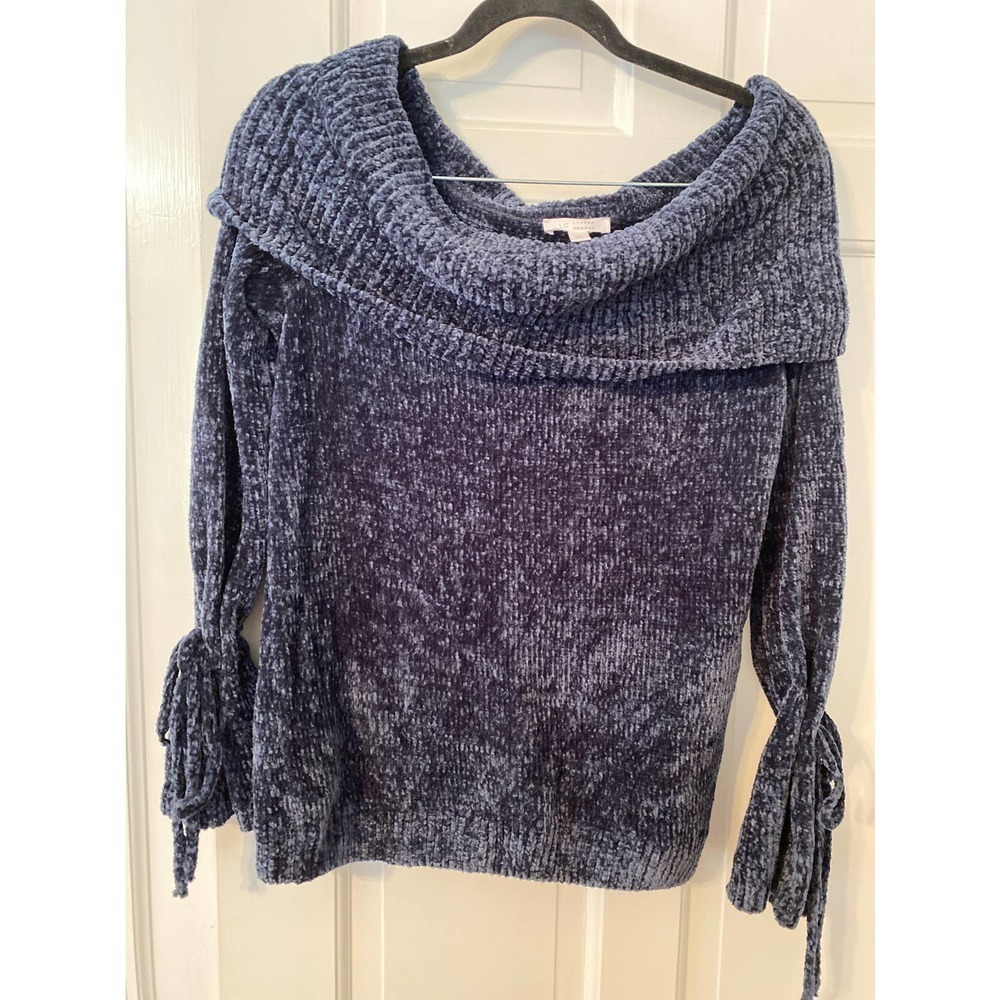 𝅺LAUREN Conrad sweater